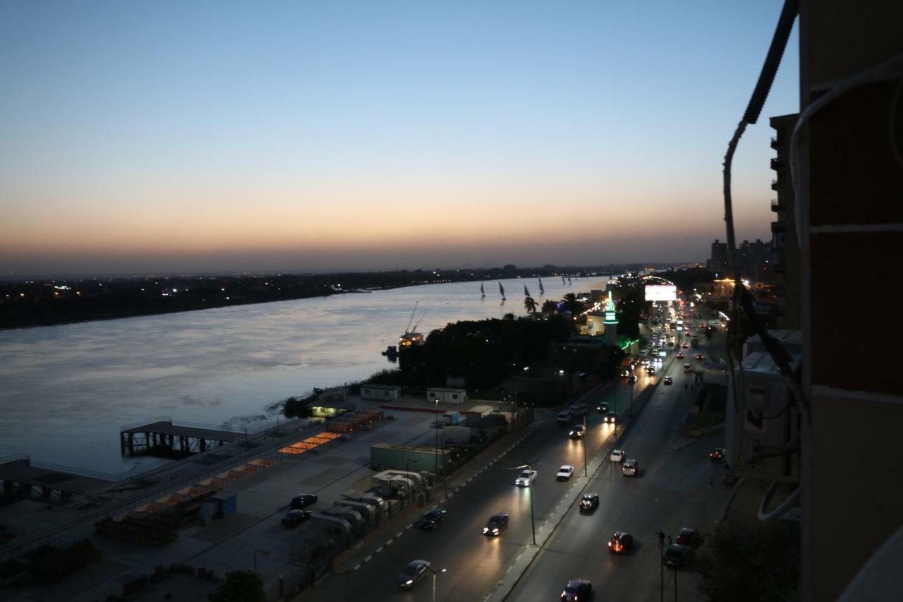 Maadi, Direct Nile River View From All Rooms Cairo Exterior foto