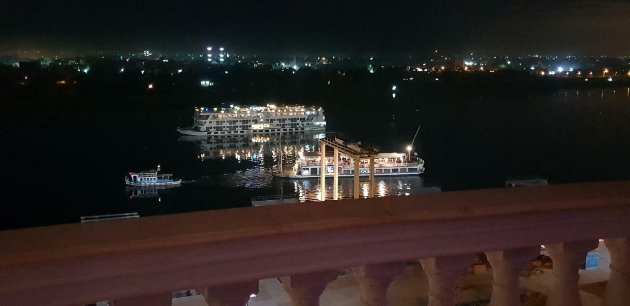 Maadi, Direct Nile River View From All Rooms Cairo Exterior foto